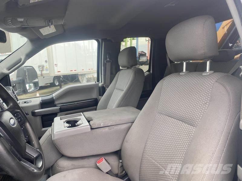 Ford F-550 起重车
