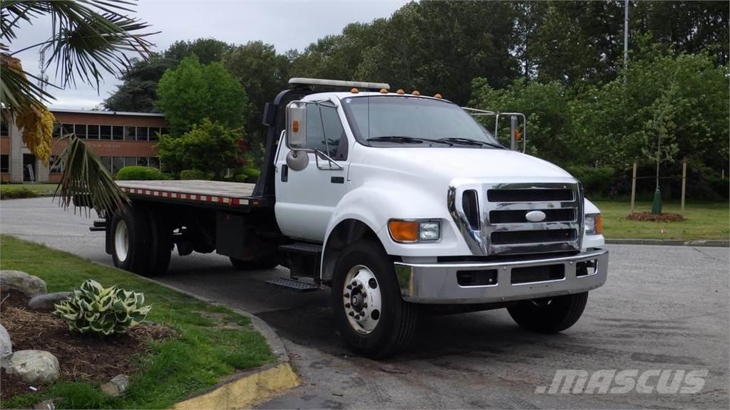 Ford F-750 平板栏板货车