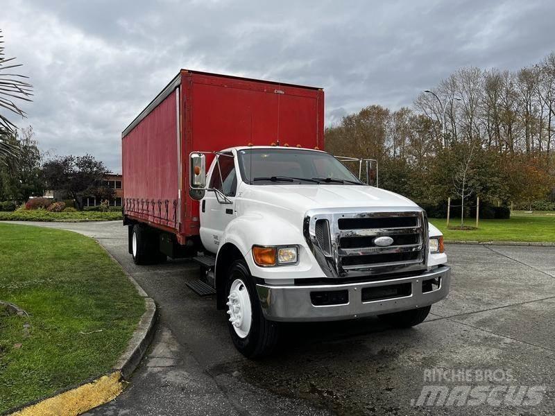 Ford F-750 大型面包车