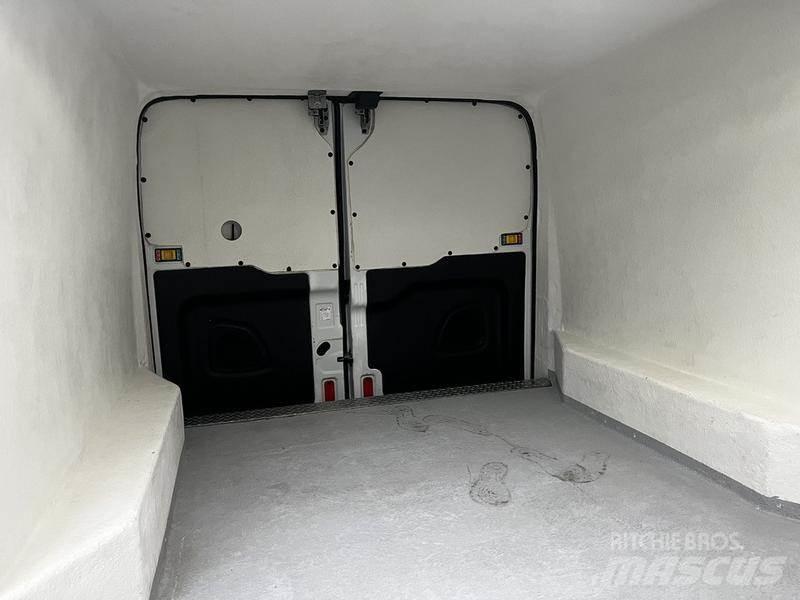 Ford Transit 大型面包车
