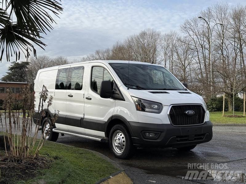 Ford Transit 大型面包车