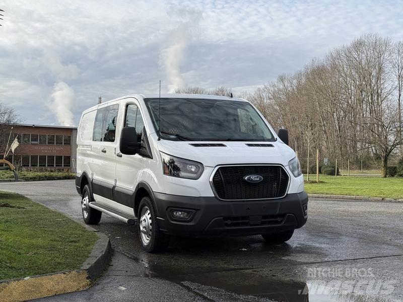 Ford Transit 大型面包车