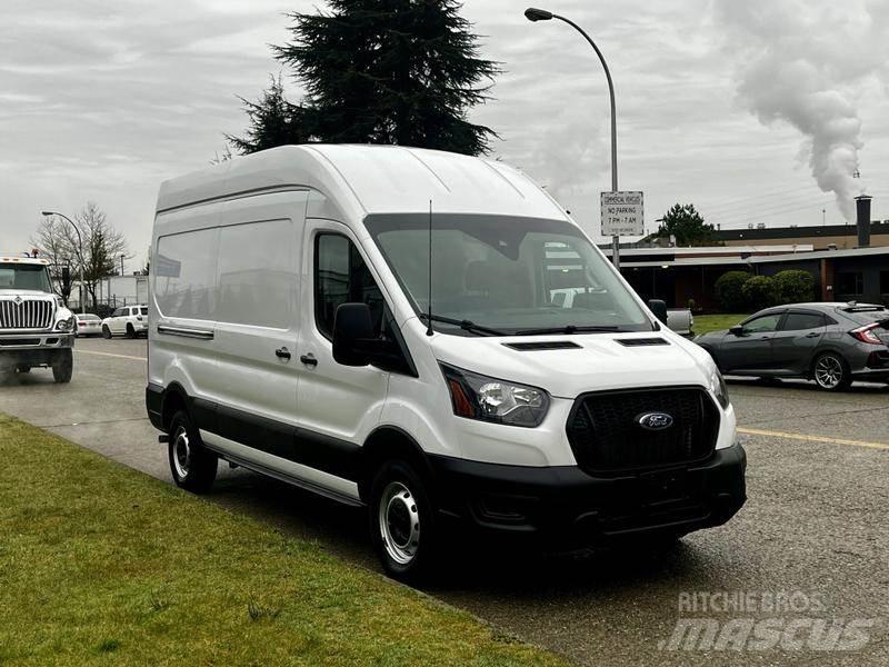 Ford Transit 大型面包车