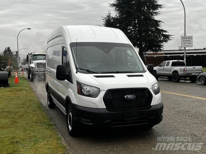 Ford Transit 大型面包车