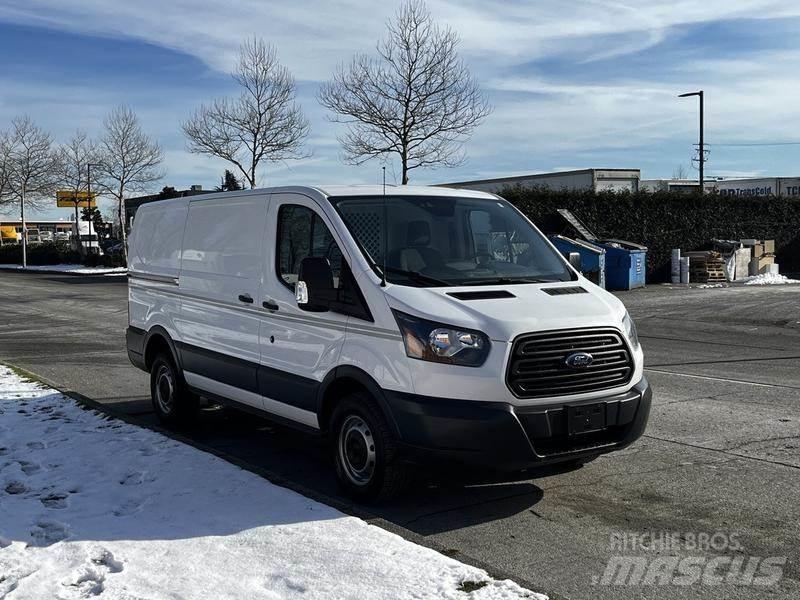 Ford Transit 大型面包车