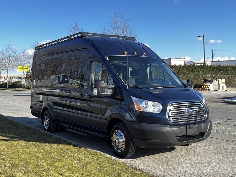 Ford Transit 大型面包车