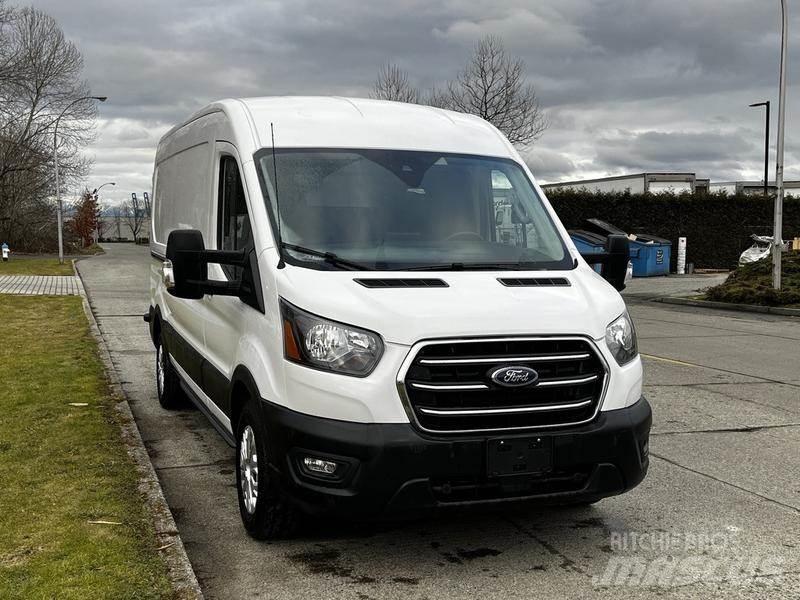 Ford Transit 大型面包车