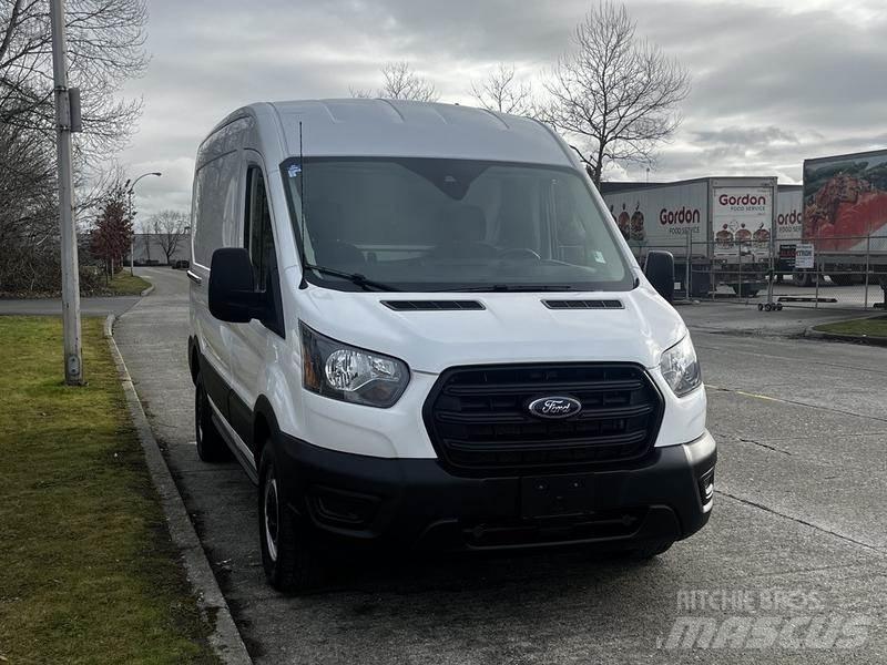 Ford Transit 大型面包车