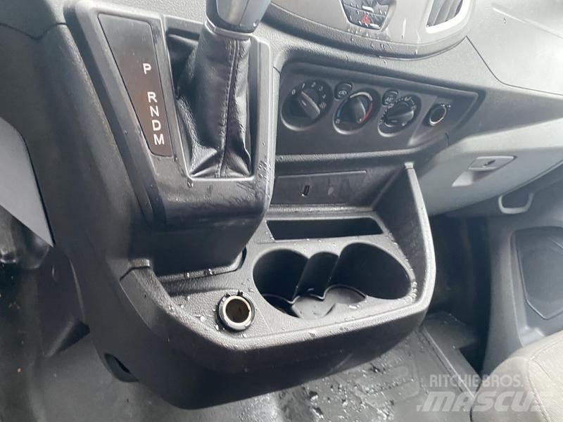 Ford Transit 大型面包车