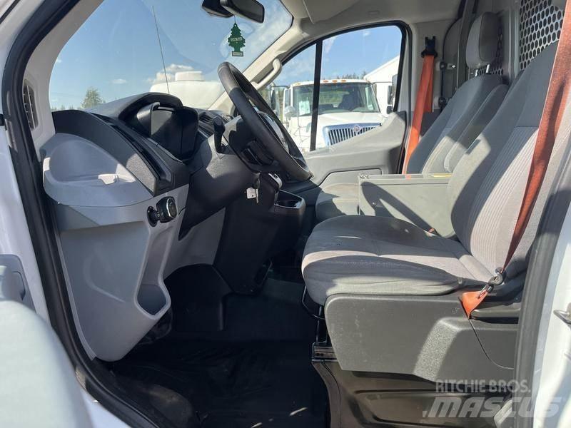 Ford Transit 大型面包车