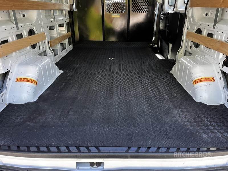 Ford Transit 大型面包车