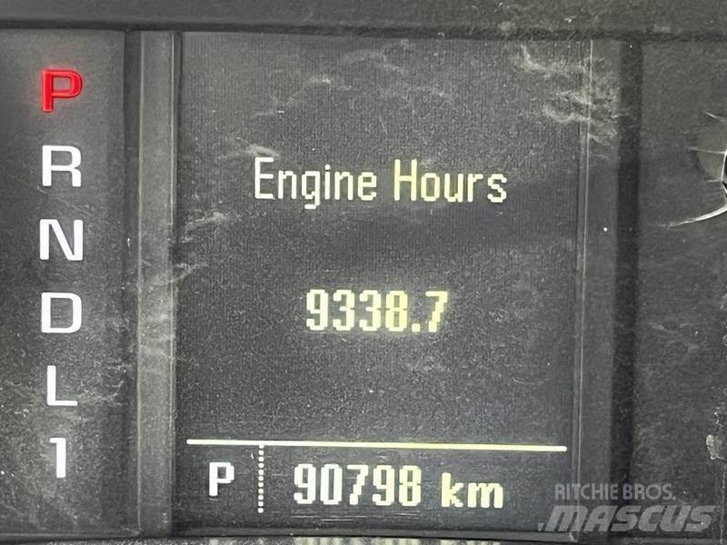 GMC Sierra 3500HD 平板栏板货车