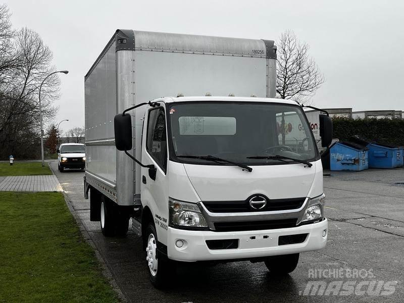 Hino 195 大型面包车