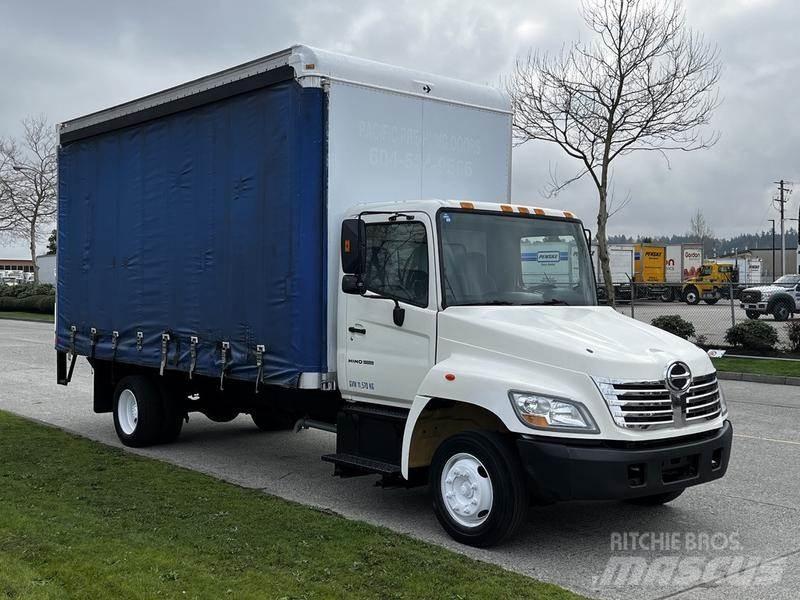 Hino 268 大型面包车