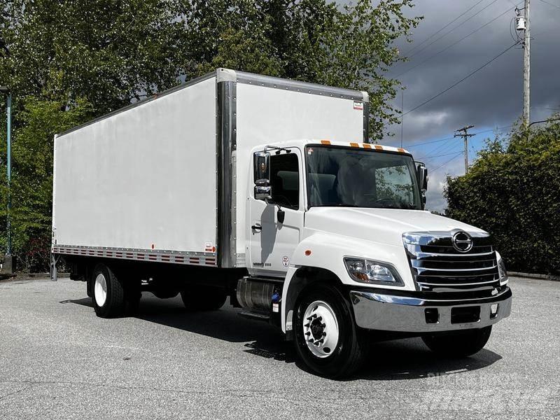 Hino 338 大型面包车