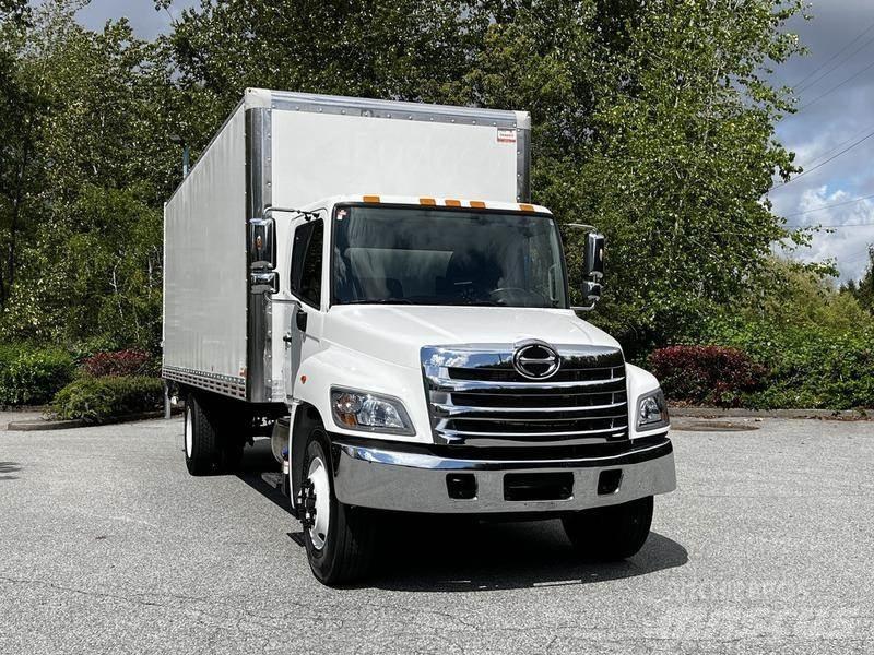 Hino 338 大型面包车