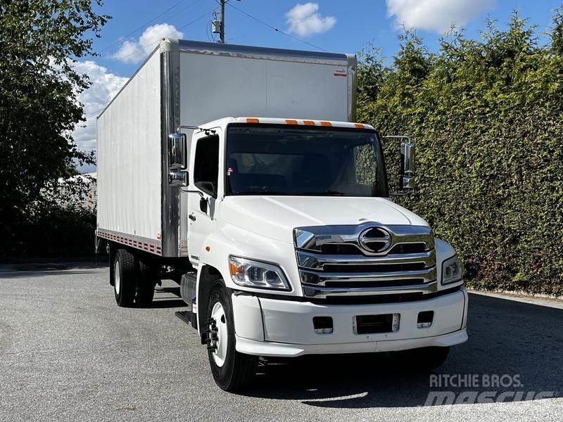 Hino 338 大型面包车