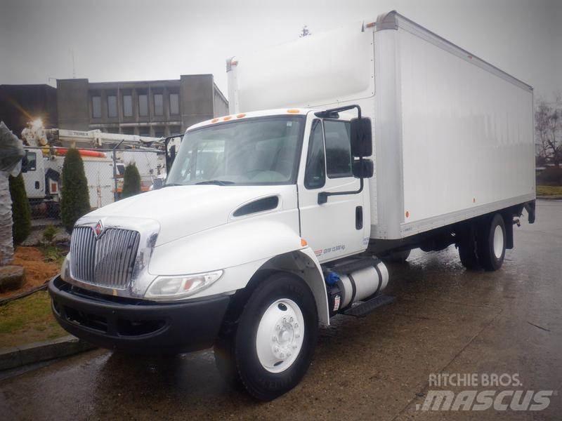 International 4300 大型面包车