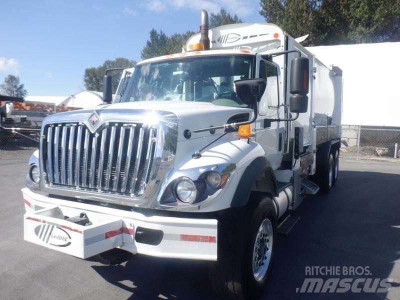 International 7400 垃圾车