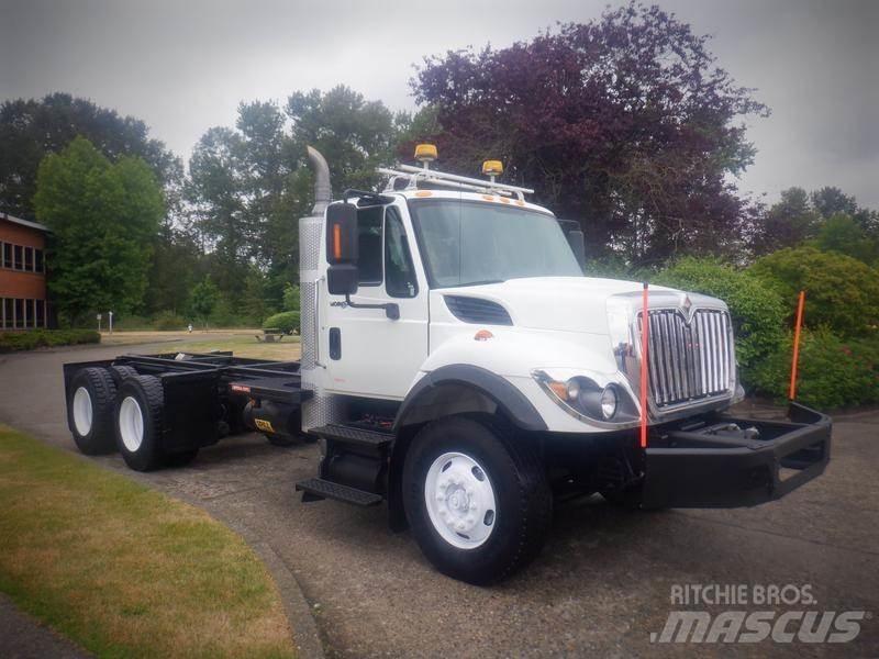 International 7400 平板车