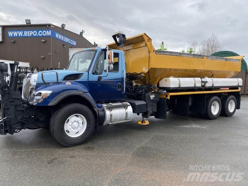 International 7400 推雪机
