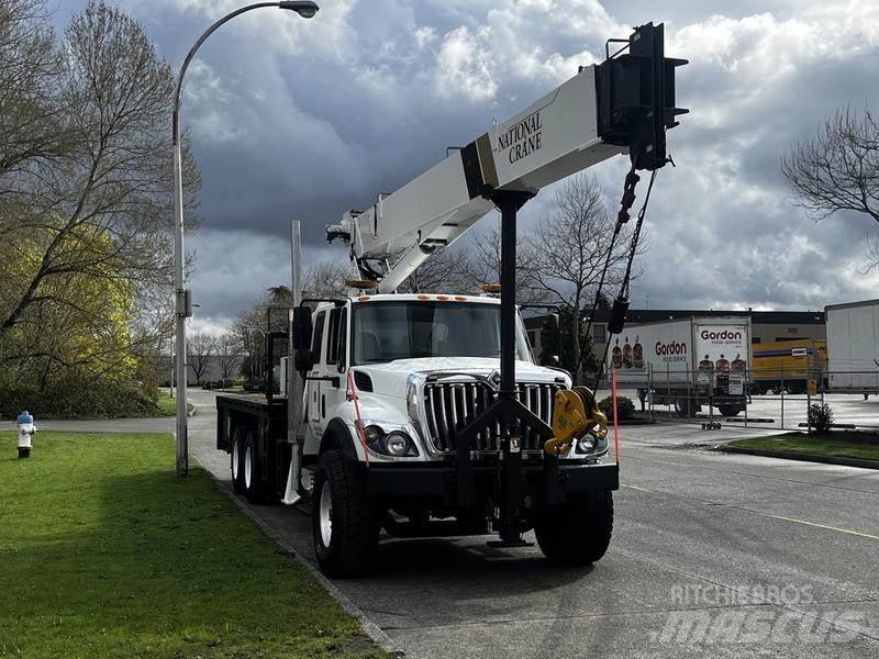 International 7500 起重车
