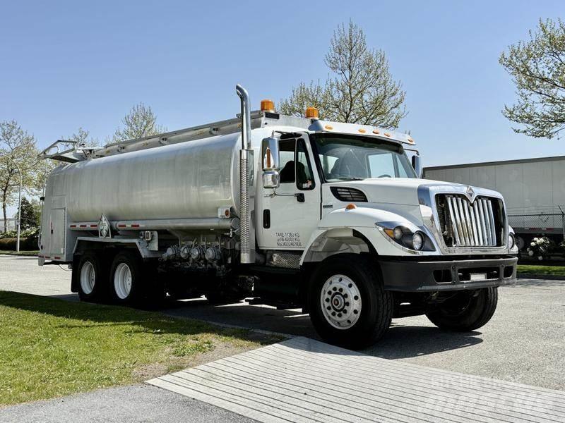 International 7500 油罐车