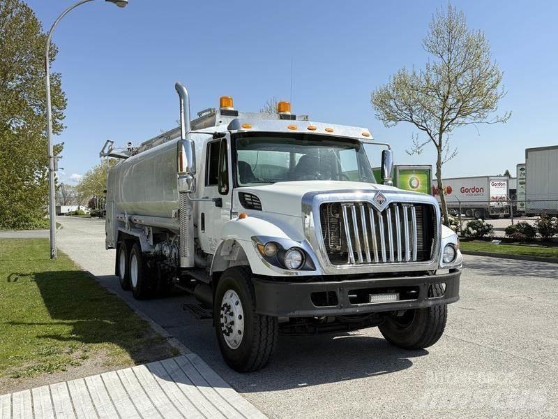 International 7500 油罐车