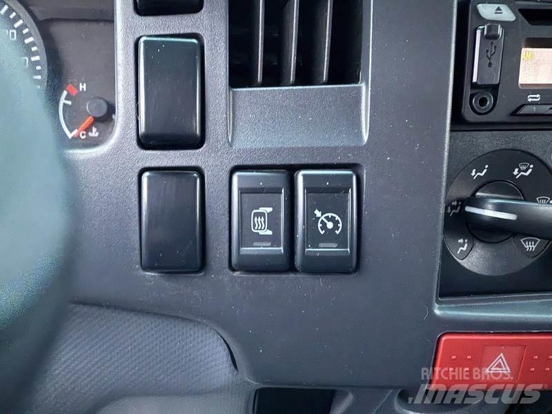 Isuzu NPR 平板栏板货车