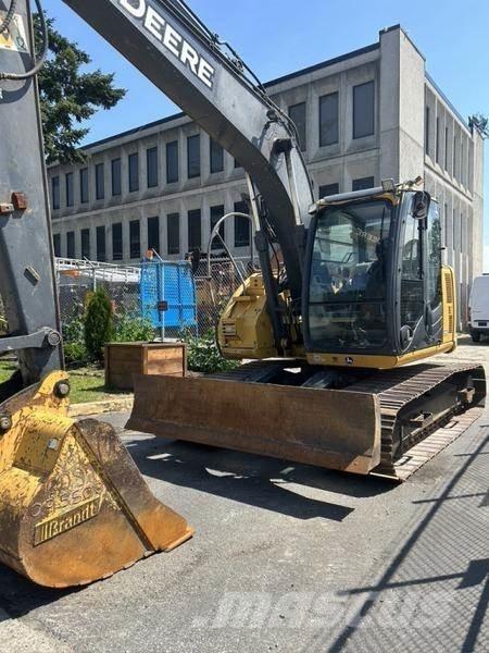 John Deere 135 D 履带挖掘机