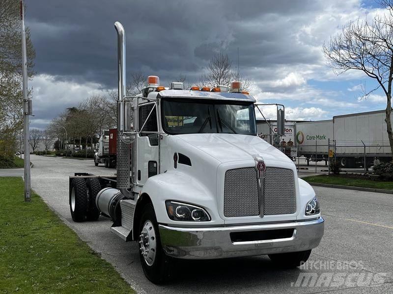 Kenworth T370 平板车