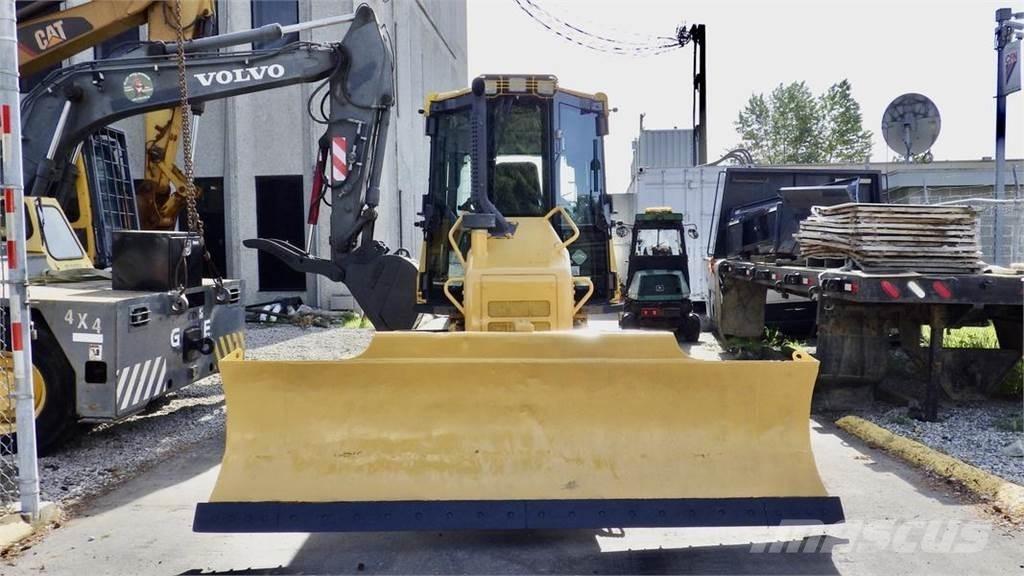 Komatsu D37PX-22 履带挖掘机
