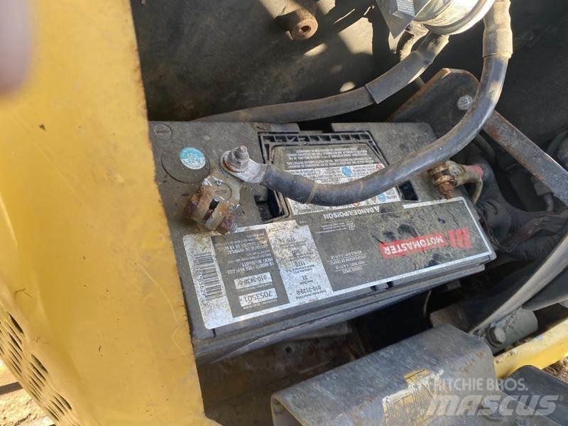 Komatsu PC55MR2 履带挖掘机