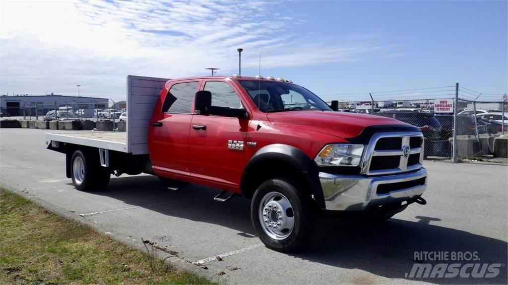 RAM 5500 平板栏板货车