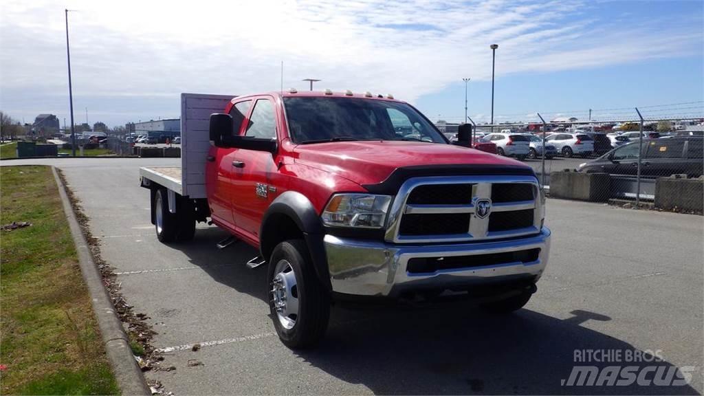RAM 5500 平板栏板货车