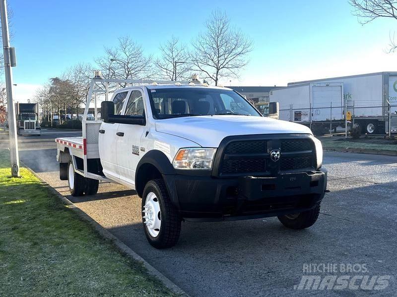 RAM 5500 平板栏板货车
