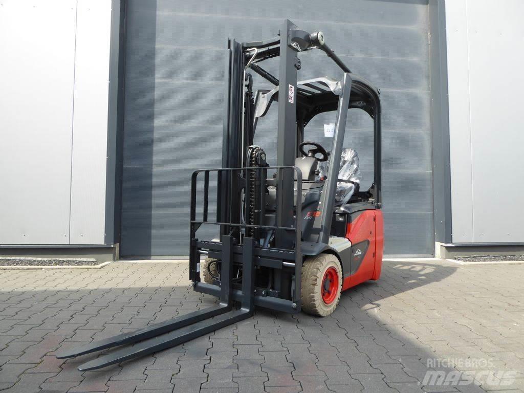 Linde E12-02 电动叉车