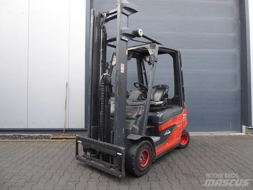 Linde E25-01 电动叉车