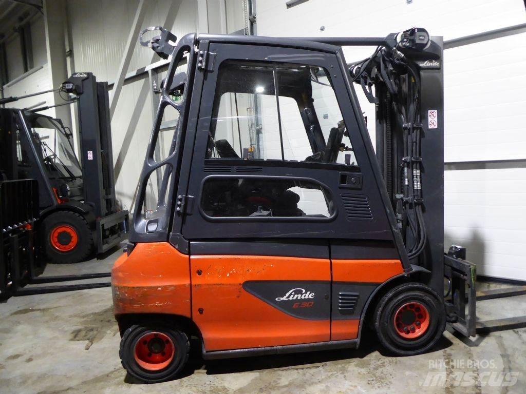 Linde E30-01 电动叉车