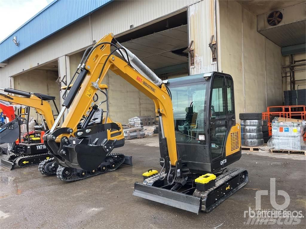 AGT QNT30 小型挖掘机