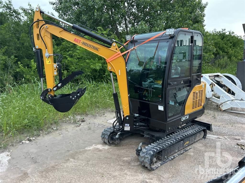 AGT QNT30 小型挖掘机