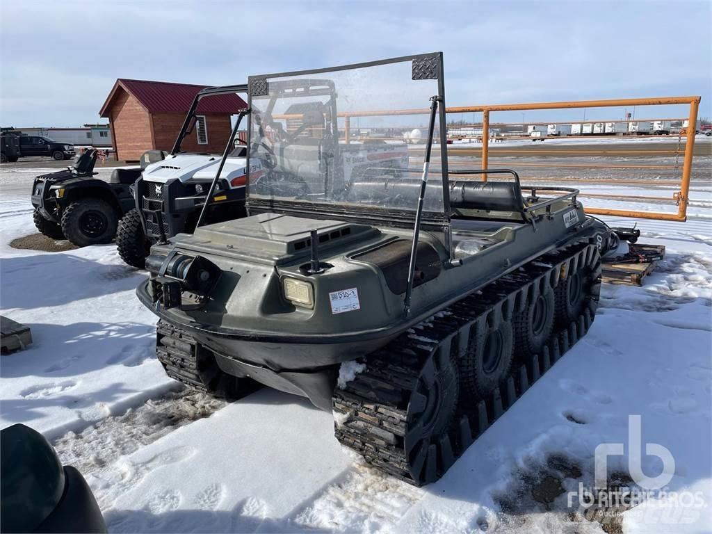 Argo 8x8 水陆两栖挖掘机