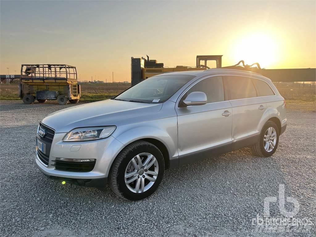 Audi Q7 汽车