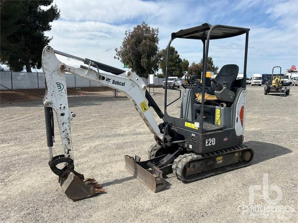 Bobcat E20 小型挖掘机