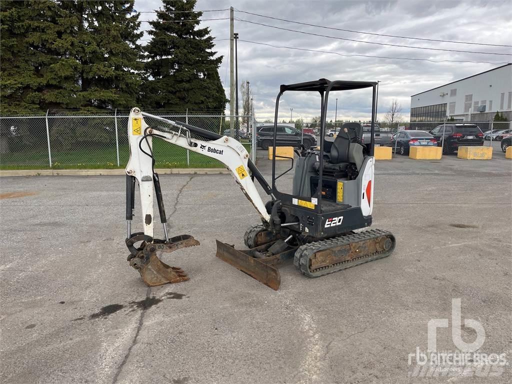 Bobcat E20 小型挖掘机