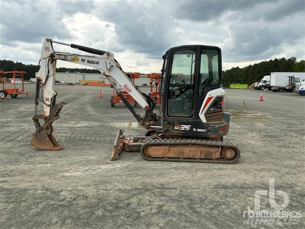 Bobcat E35 小型挖掘机