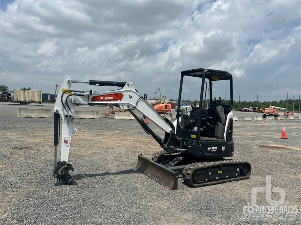 Bobcat E35 小型挖掘机