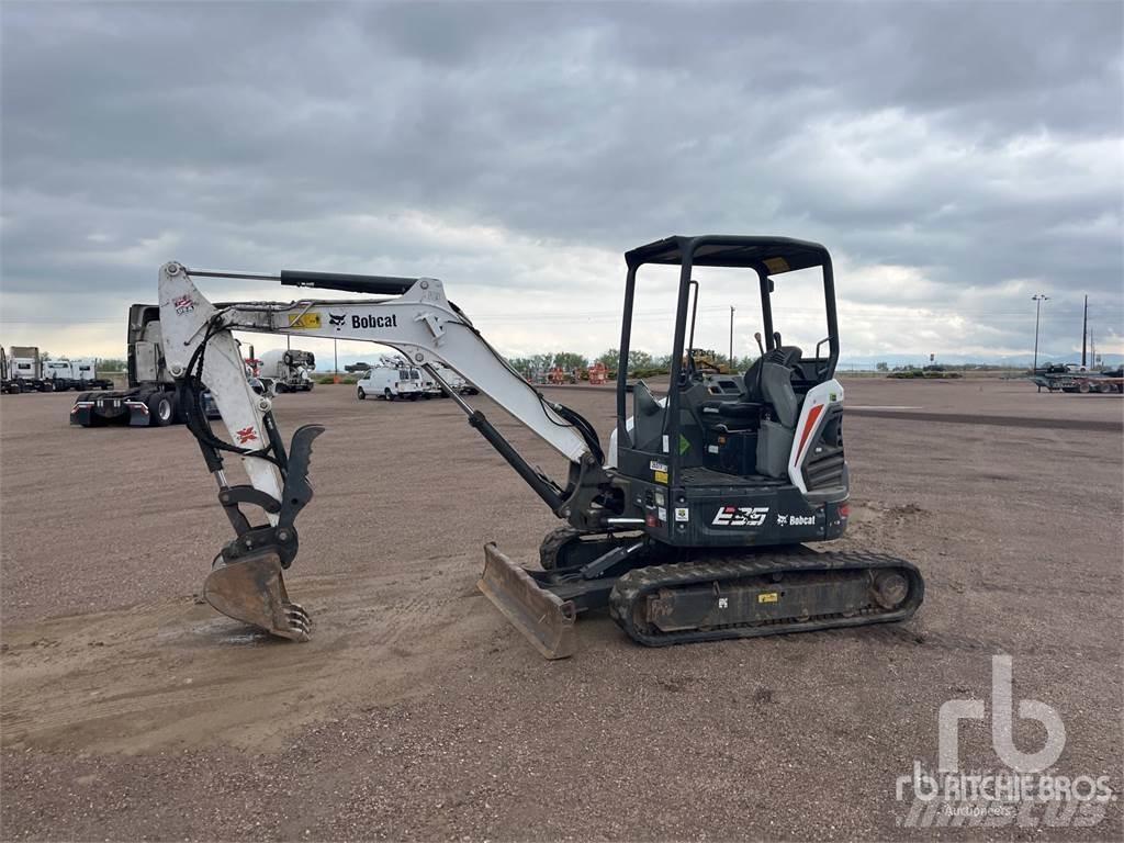 Bobcat E35 小型挖掘机