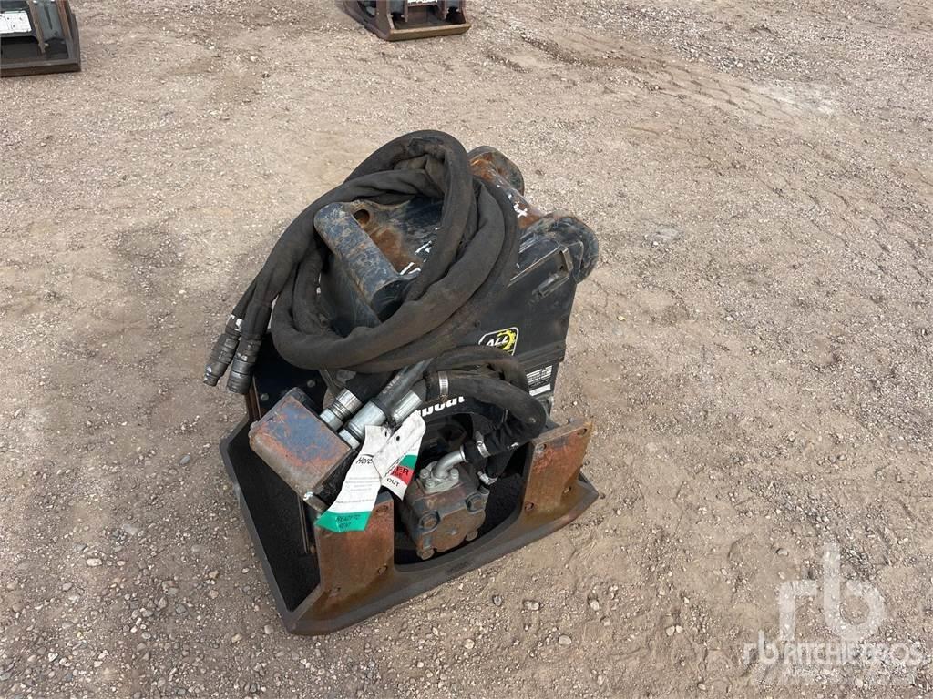 Bobcat PCF34 平板夯