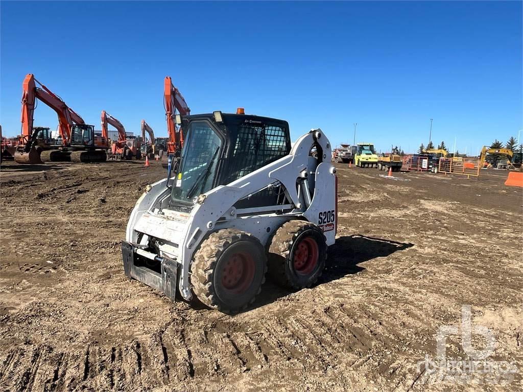 Bobcat S205 滑移装载机